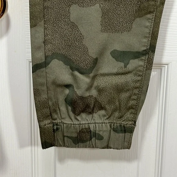 Denizen from Levi’s Super Flex Camouflage Jogger Pants - Picture 13 of 16